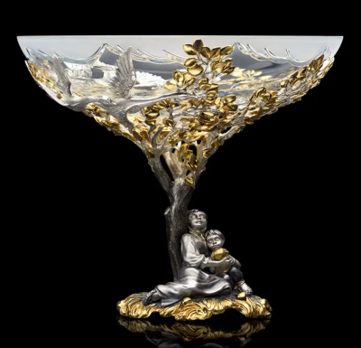 Серебряная ваза "Гуси-лебеди"