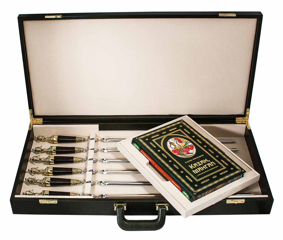 Подарочный набор шампуров «Футболисты" в кейсе с книгой - артикул: ПНШПКХ-101Фут | Мосподарок 