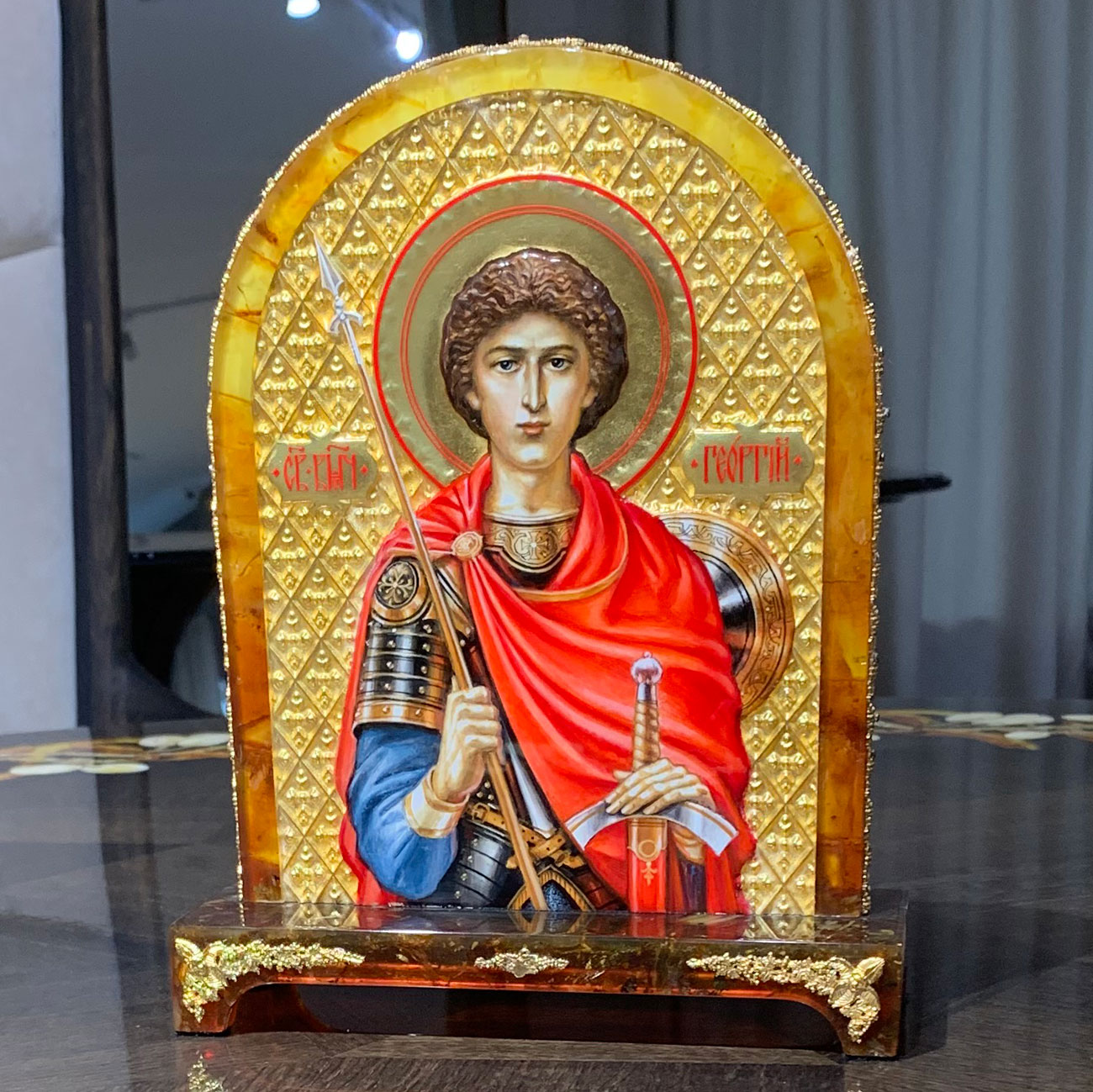 Настольная икона из янтаря "Св. Георгий Победоносец" - артикул: 779060 | Мосподарок 