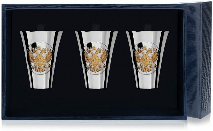 Набор рюмок для водки из серебра "Герб" с позолотой на 3 персоны - артикул: AK01427 - стоимость: 43 200 руб. Набор рюмок для водки из серебра "Герб" с позолотой на 3 персоны - артикул: AK01427 | Мосподарок