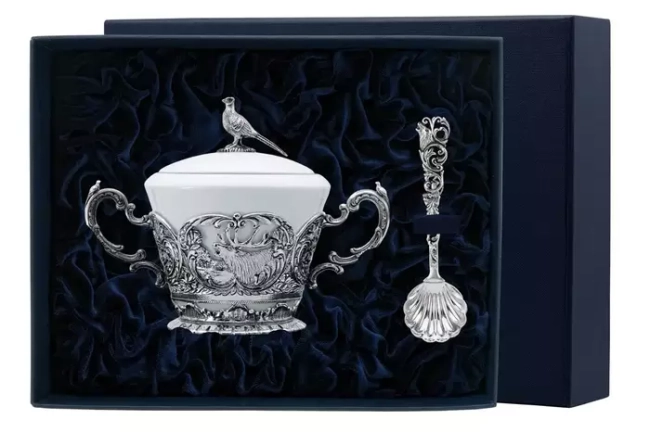 Серебряный набор "Королевская охота": сахарница и совок для сахара Серебряный набор "Королевская охота": сахарница и совок для сахара