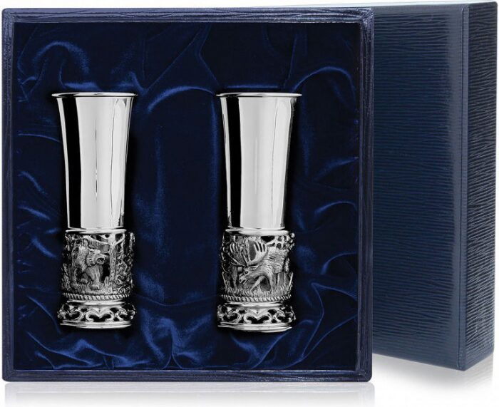 Набор рюмок для водки из серебра "Лось" на 2 персоны - артикул: AK01291 - стоимость: 84 900 руб. Набор рюмок для водки из серебра "Лось" на 2 персоны - артикул: AK01291 | Мосподарок