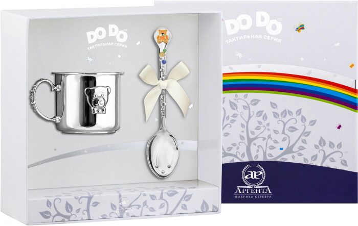 Набор детский серебряный DODO "Мишка - малыш" с эмалью, 2 предмета - артикул: AK01483 - стоимость: 33 800 руб. Набор детский серебряный DODO "Мишка - малыш" с эмалью, 2 предмета - артикул: AK01483 | Мосподарок