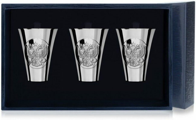 Набор стопок для водки из серебра "Герб" на 3 персоны Набор стопок для водки из серебра "Герб" на 3 персоны