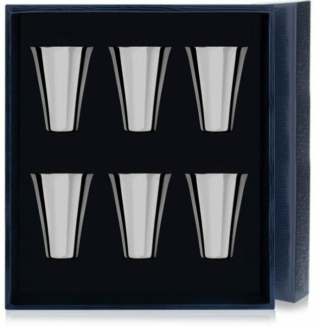 Набор стопок для водки из серебра "Гладкая" на 6 персон Набор стопок для водки из серебра "Гладкая" на 6 персон