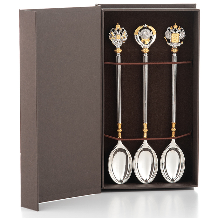 Набор серебряных чайных ложек "Эпохи" с позолотой, на 3 персоны - артикул: AK01884 - стоимость: 78 600 руб. Набор серебряных чайных ложек "Эпохи" с позолотой, на 3 персоны - артикул: AK01884 | Мосподарок