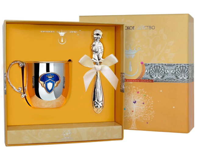 Серебряный детский набор "Принц": кружка и погремушка, на 1 персону Серебряный детский набор "Принц": кружка и погремушка, на 1 персону
