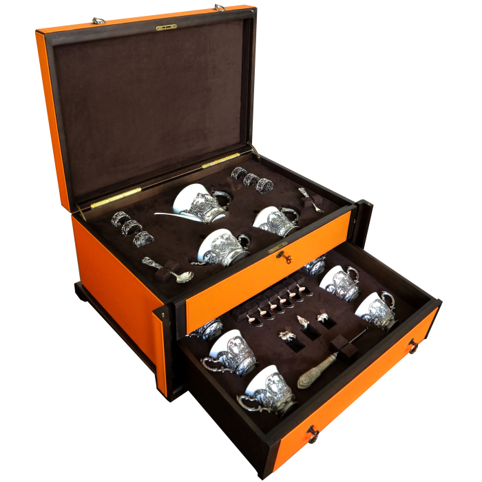 Чайный сервиз из фарфора и серебра "Королевская охота" на 6 персон, 27 предметов - артикул: AK01856 - стоимость: 1 171 200 руб. Чайный сервиз из фарфора и серебра "Королевская охота" на 6 персон, 27 предметов - артикул: AK01856 | Мосподарок