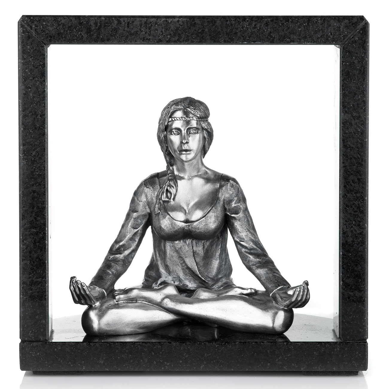 Серебряная скульптура "Медитирующая девушка" - артикул: ALT00618 | Мосподарок 