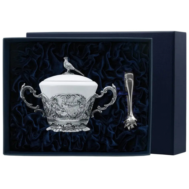 Серебряная сахарница с щипцами "Королевская охота": сахарница и щипцы для сахара Серебряная сахарница с щипцами "Королевская охота": сахарница и щипцы для сахара