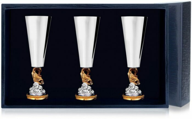 Набор серебряных рюмок для ликера "Золотая Рыбка" с позолотой на 3 персоны Набор серебряных рюмок для ликера "Золотая Рыбка" с позолотой на 3 персоны