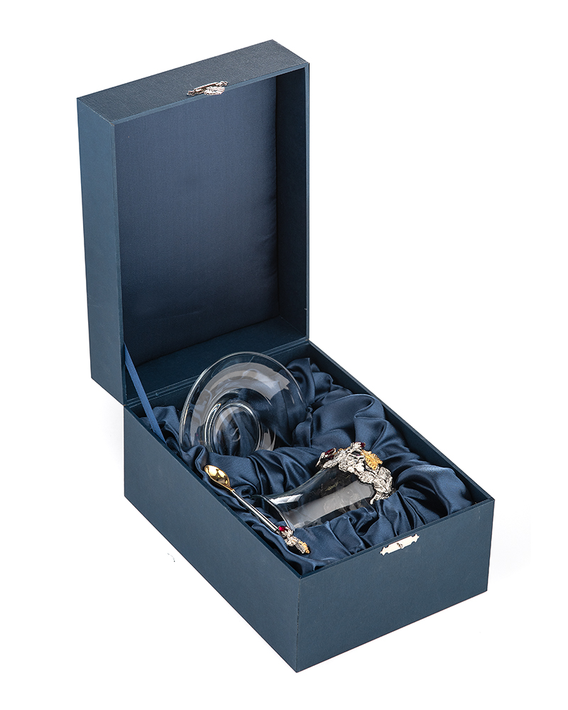 Армуд "Земляника" с блюдцем и ложкой - артикул: ALT01836 | Мосподарок 