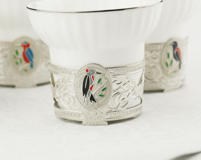 Серебряный чайный набор "Дятел": ложка, чашка - артикул: AK01610 - стоимость: 30 800 руб. Серебряный чайный набор "Дятел": ложка, чашка - артикул: AK01610 | Мосподарок