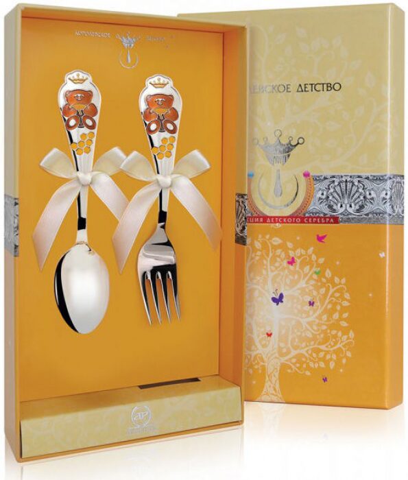 Набор детских серебряных столовых приборов КД "Мишка": вилка и ложка с позолотой с эмалью, на 1 персону - артикул: AK01176 - стоимость: 22 900 руб. Набор детских серебряных столовых приборов КД "Мишка": вилка и ложка с позолотой с эмалью, на 1 персону - артикул: AK01176 | Мосподарок