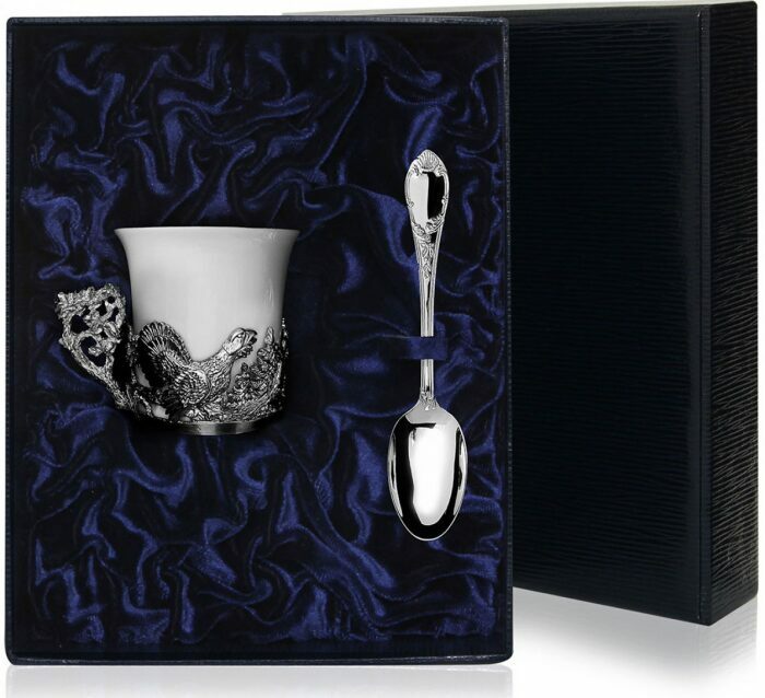 Кофейная чашка из серебра "Глухари" с ложкой - артикул: AK01415 - стоимость: 27 400 руб. Кофейная чашка из серебра "Глухари" с ложкой - артикул: AK01415 | Мосподарок