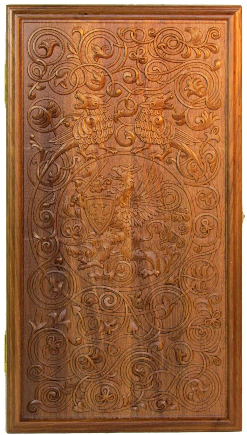 Резные нарды из массива мореного дуба "Грифон геральдический с треугольным щитом" - артикул: 120-184 | Мосподарок 