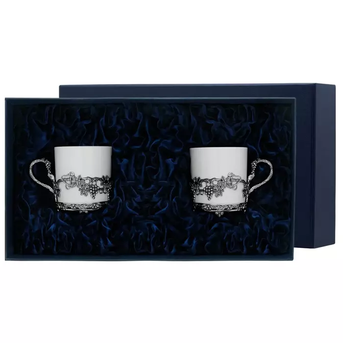 Серебряный набор кофейных чашек "Виноград" на 2 персоны - артикул: AK01606 - стоимость: 68 400 руб. Серебряный набор кофейных чашек "Виноград" на 2 персоны - артикул: AK01606 | Мосподарок