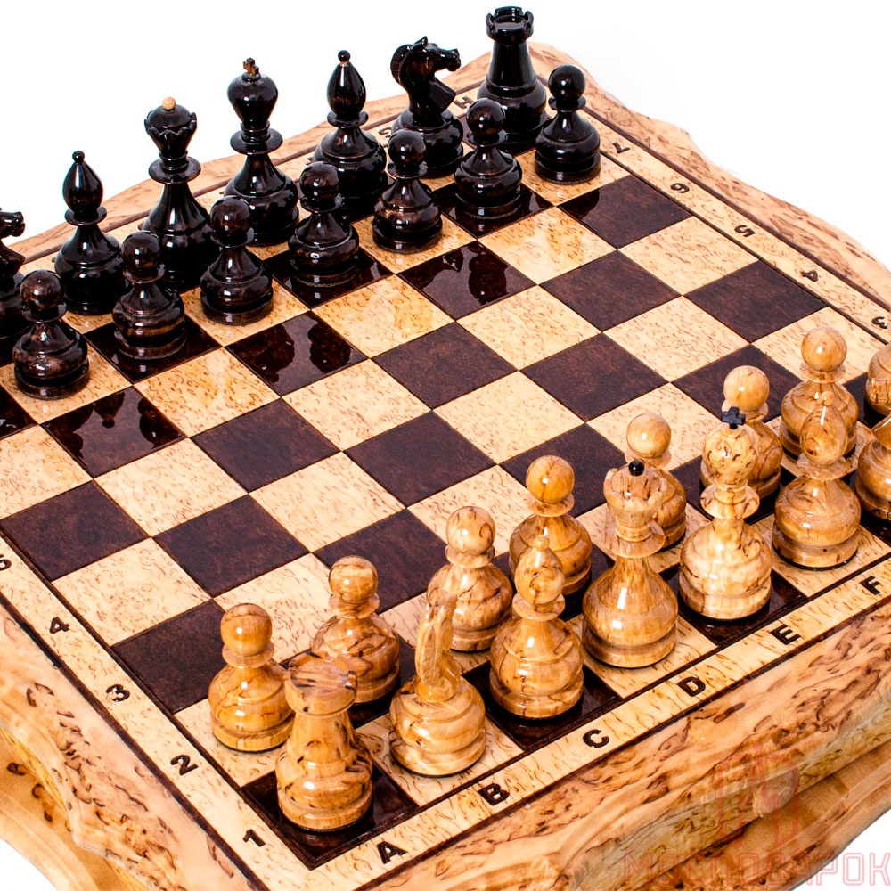 Шахматы из карельской березы