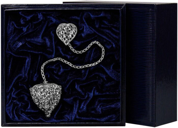 Ситечко для заваривания чая из серебра "Амур" - артикул: AK01288 - стоимость: 16 600 руб. Ситечко для заваривания чая из серебра "Амур" - артикул: AK01288 | Мосподарок