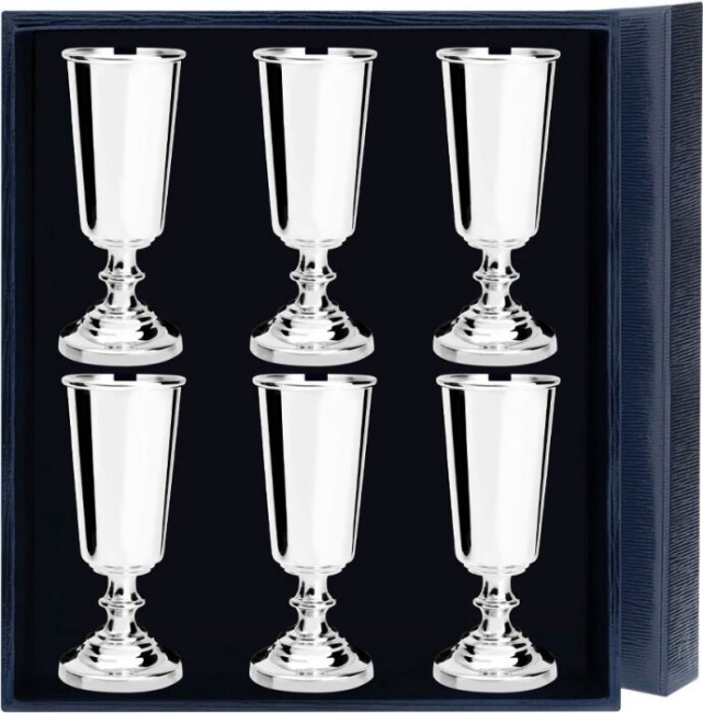 Набор рюмок для водки из серебра "Джентльмен" на 6 персон Набор рюмок для водки из серебра "Джентльмен" на 6 персон