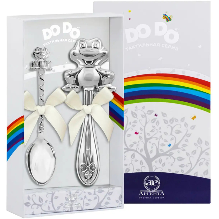 Серебряный набор для малышей  DODO "Лягушка": ложка и погремушка, на 1 персону - артикул: AK01686 | Мосподарок 