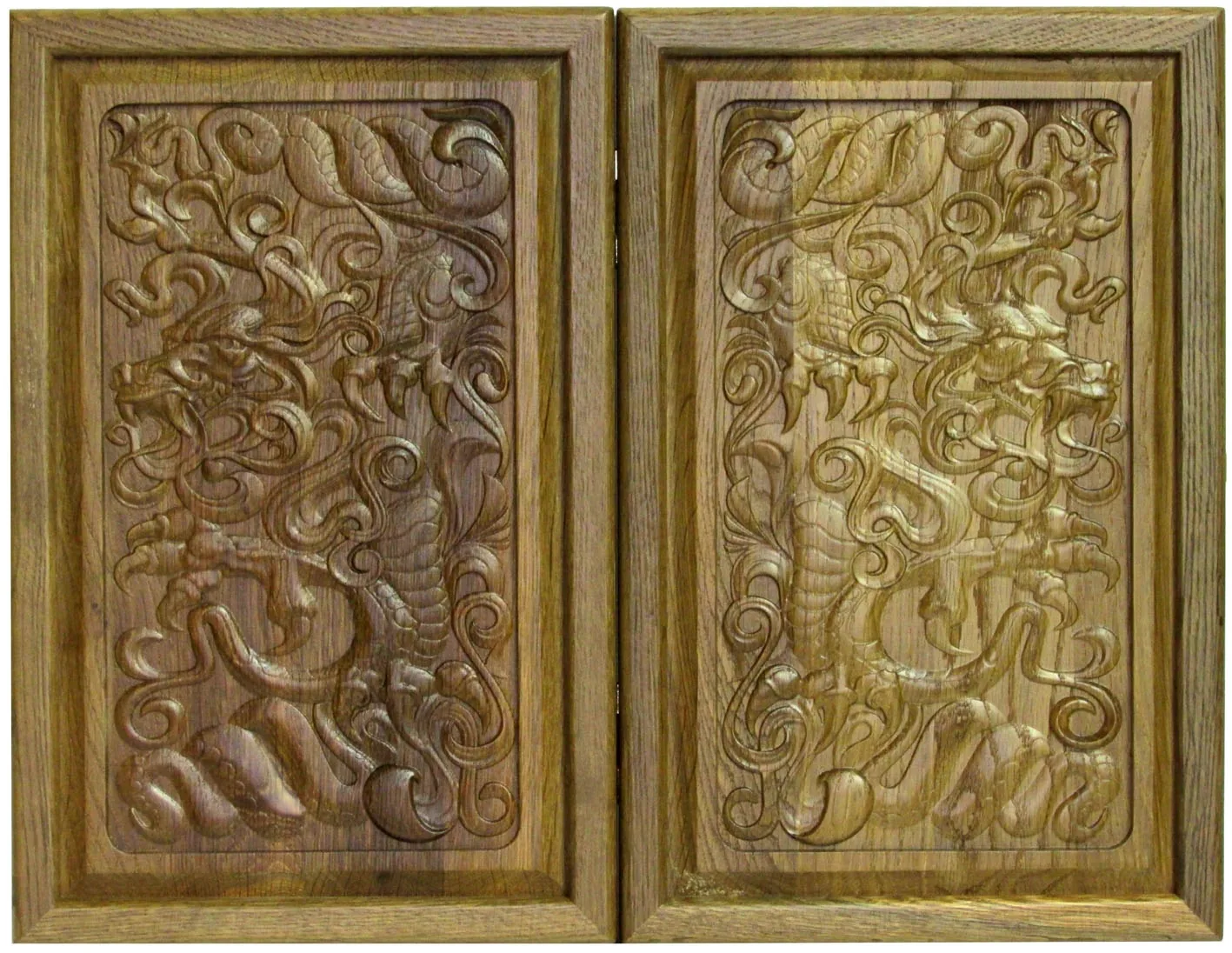 Резные объемные двусторонние нарды дорожного размера из массива мореного дуба "Дракон" - артикул: 120-203 | Мосподарок 