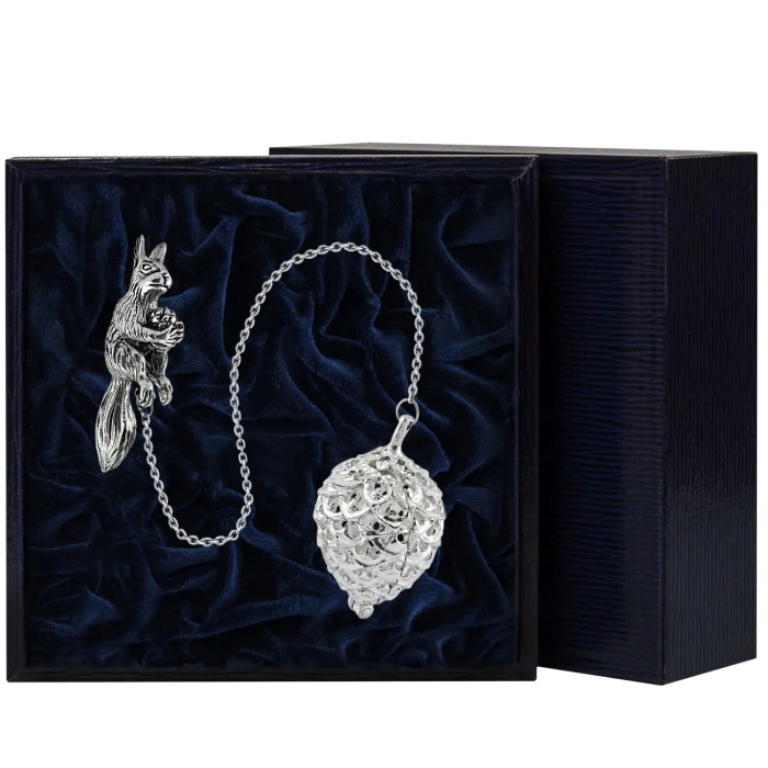 Серебряное ситечко "Белка с шишкой" с чернением в футляре - артикул: AK01805 | Мосподарок 