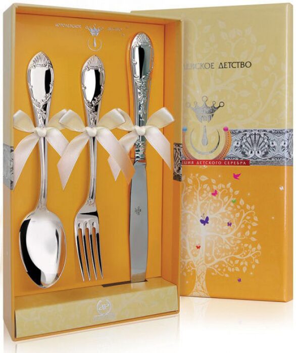 Набор детских серебряных столовых приборов КД "Престиж": вилка, ложка, нож, на 1 персону - артикул: AK01161 - стоимость: 51 800 руб. Набор детских серебряных столовых приборов КД "Престиж": вилка, ложка, нож, на 1 персону - артикул: AK01161 | Мосподарок