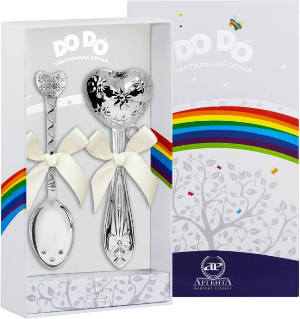 Набор серебряный для малышей DODO "Сердце с цветами" (2 предмета) Набор серебряный для малышей DODO "Сердце с цветами" (2 предмета)