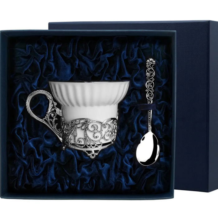 Чайная чашка из серебра "Зимние узоры" с ложкой - артикул: AK01267 - стоимость: 33 500 руб. Чайная чашка из серебра "Зимние узоры" с ложкой - артикул: AK01267 | Мосподарок