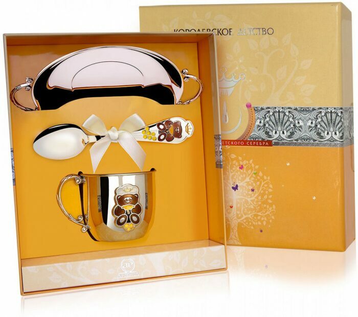 Набор детский серебряный КД "Мишка" с эмалью (3 предмета, с кружкой и блюдцем) - артикул: AK01450 - стоимость: 74 400 руб. Набор детский серебряный КД "Мишка" с эмалью (3 предмета, с кружкой и блюдцем) - артикул: AK01450 | Мосподарок