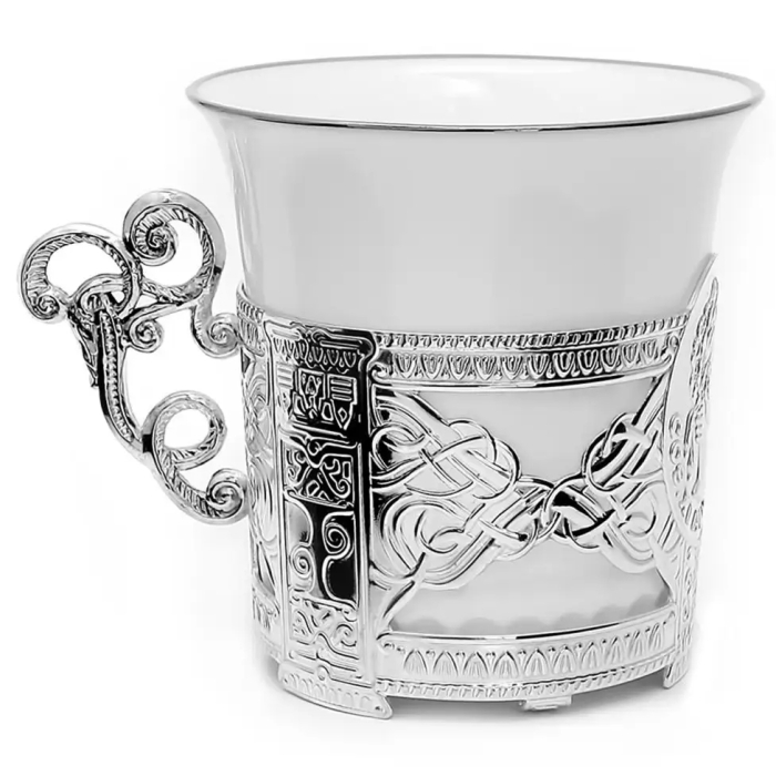 Серебряный набор кофейных чашек "Август Октавиан": блюдце, чашка - артикул: AK01600 - стоимость: 37 400 руб. Серебряный набор кофейных чашек "Август Октавиан": блюдце, чашка - артикул: AK01600 | Мосподарок