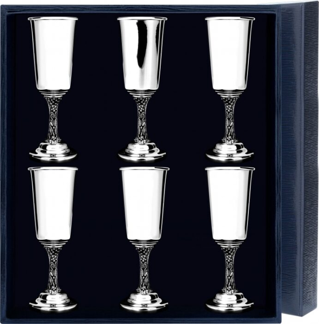 Набор рюмок для водки из серебра "Виноград" на 6 персон