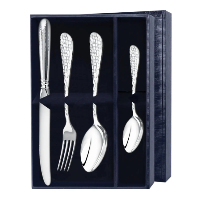 Серебряный столовый набор "Эгоист. Капелька": вилка, ложка, чайная ложка, нож, на 1 персону, ковка Серебряный столовый набор "Эгоист. Капелька": вилка, ложка, чайная ложка, нож, на 1 персону, ковка