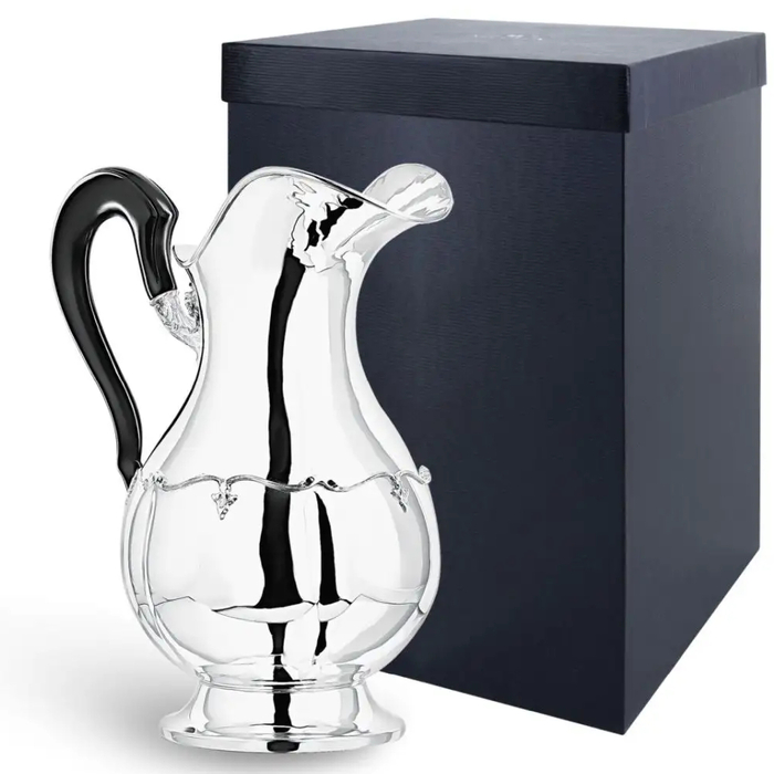 Кувшин серебряный с цветочным орнаментом и деревянной ручкой в футляре - артикул: AK01750 | Мосподарок 