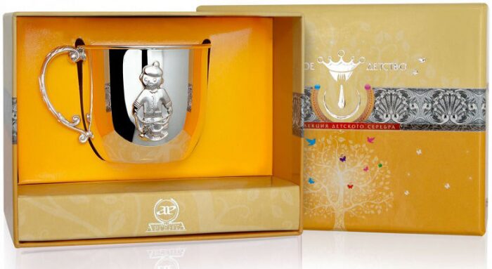 Детская серебряная кружка КД "Мальчик" на 1 персону - артикул: AK01163 - стоимость: 31 900 руб. Детская серебряная кружка КД "Мальчик" на 1 персону - артикул: AK01163 | Мосподарок