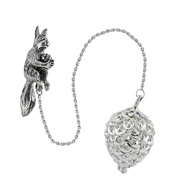 Серебряное ситечко "Белка с шишкой" с чернением в футляре - артикул: AK01805 | Мосподарок 