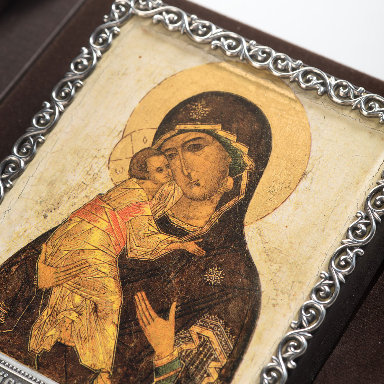 Икона в серебряном багете «Владимирская икона Божией Матери» - купить в Москве | Мосподарок