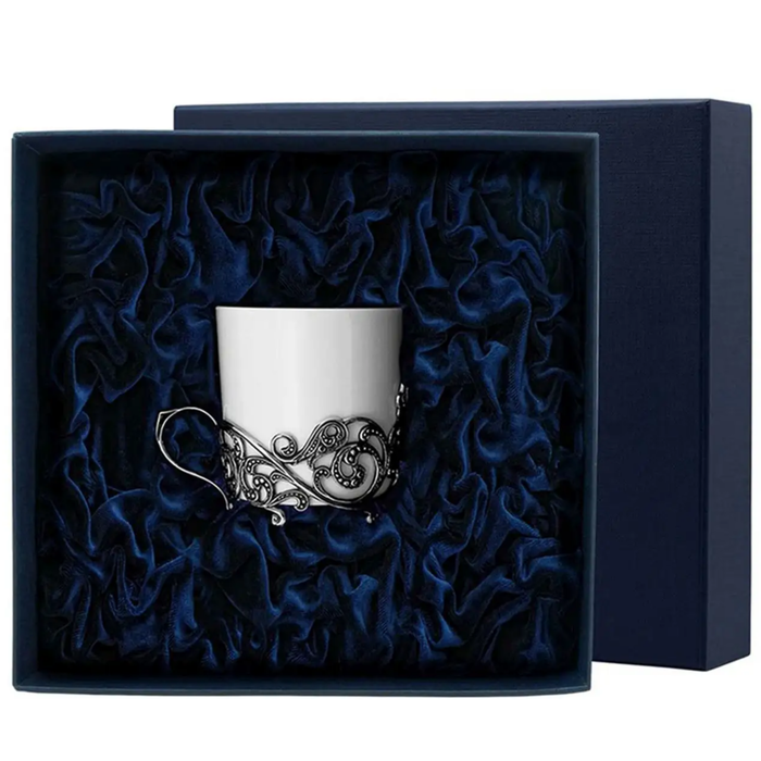 Чашка кофейная из серебра и фарфора "Витая" с чернением - артикул: AK01731 - стоимость: 26 600 руб. Чашка кофейная из серебра и фарфора "Витая" с чернением - артикул: AK01731 | Мосподарок