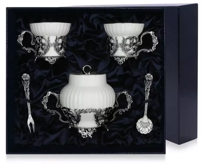 Серебряный чайный  набор "Симфония": вилка для лимона, совок для сахара, сахарница, чашка Серебряный чайный  набор "Симфония": вилка для лимона, совок для сахара, сахарница, чашка