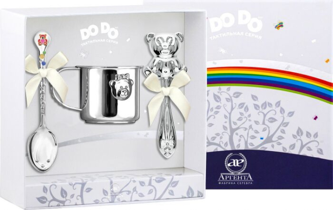 Набор серебряный для малышей DODO "Мишка - малышка": кружка, ложка, погремушка с позолотой и с эмалью, на 1 персону Набор серебряный для малышей DODO "Мишка - малышка": кружка, ложка, погремушка с позолотой и с эмалью, на 1 персону