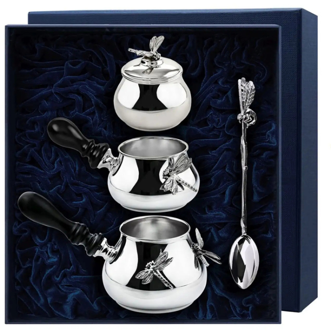 Серебряный набор для кофе "Стрекоза": ложка, турка, сливочник, сахарница Серебряный набор для кофе "Стрекоза": ложка, турка, сливочник, сахарница