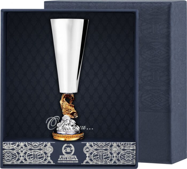 Рюмка для водки из серебра "Золотая рыбка" с позолотой, на 1 персону Рюмка для водки из серебра "Золотая рыбка" с позолотой, на 1 персону