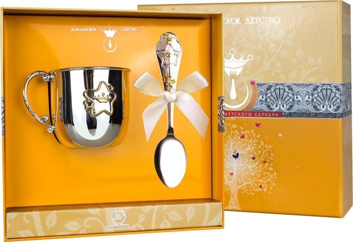 Набор детский серебряный КД "Звезда" с позолотой (2 предмета, с кружкой) - артикул: AK01511 - стоимость: 45 200 руб. Набор детский серебряный КД "Звезда" с позолотой (2 предмета, с кружкой) - артикул: AK01511 | Мосподарок
