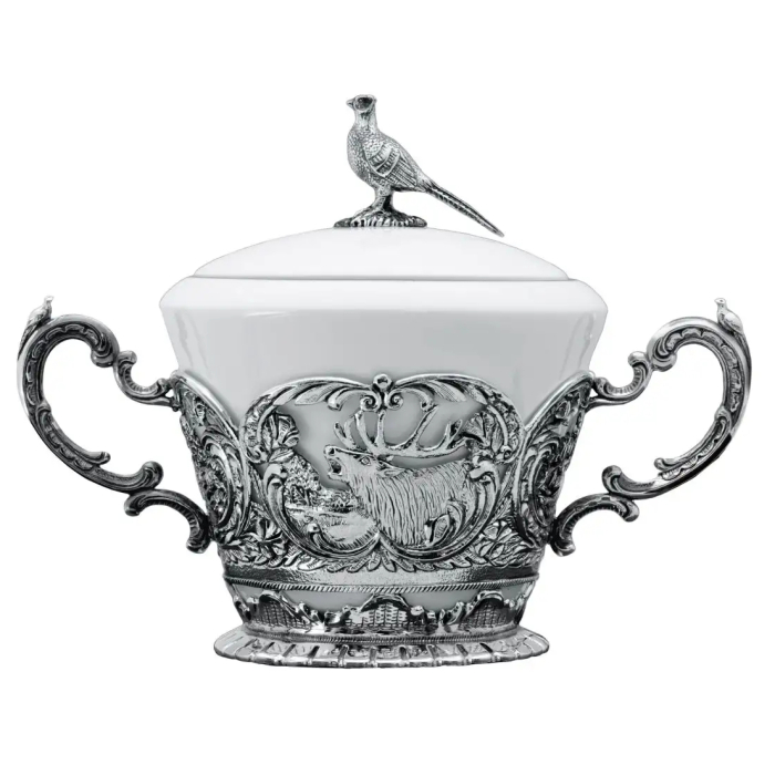 Серебряная сахарница с щипцами "Королевская охота": сахарница и щипцы для сахара - артикул: AK01459 - стоимость: 142 900 руб. Серебряная сахарница с щипцами "Королевская охота": сахарница и щипцы для сахара - артикул: AK01459 | Мосподарок