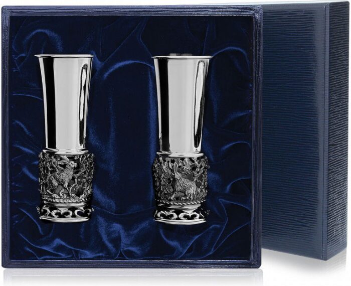 Набор рюмок для водки из серебра "Зайцы" на 2 персоны - артикул: AK01290 - стоимость: 91 500 руб. Набор рюмок для водки из серебра "Зайцы" на 2 персоны - артикул: AK01290 | Мосподарок