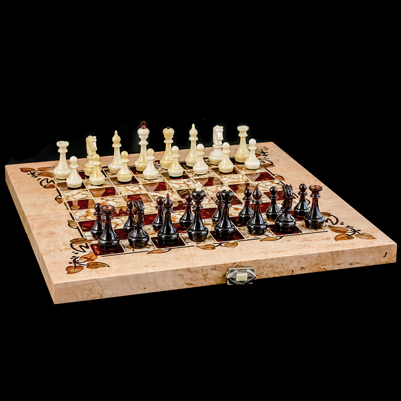 Шахматы из карельской берёзы и янтаря "Флора" - артикул: 75208 | Мосподарок 