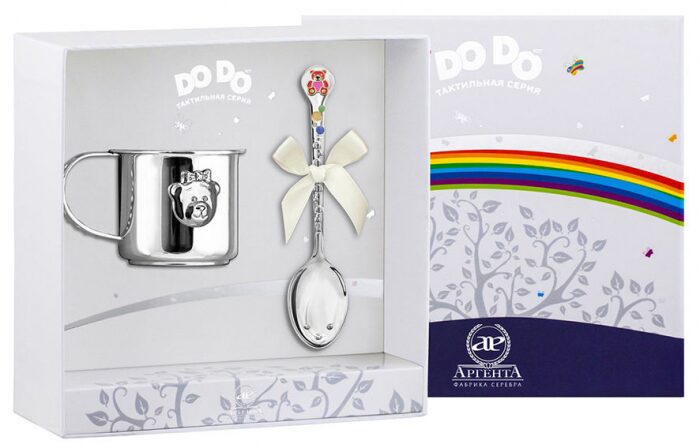 Набор детский серебряный DODO "Мишка - малышка" с эмалью, 2 предмета - артикул: AK01486 - стоимость: 33 100 руб. Набор детский серебряный DODO "Мишка - малышка" с эмалью, 2 предмета - артикул: AK01486 | Мосподарок