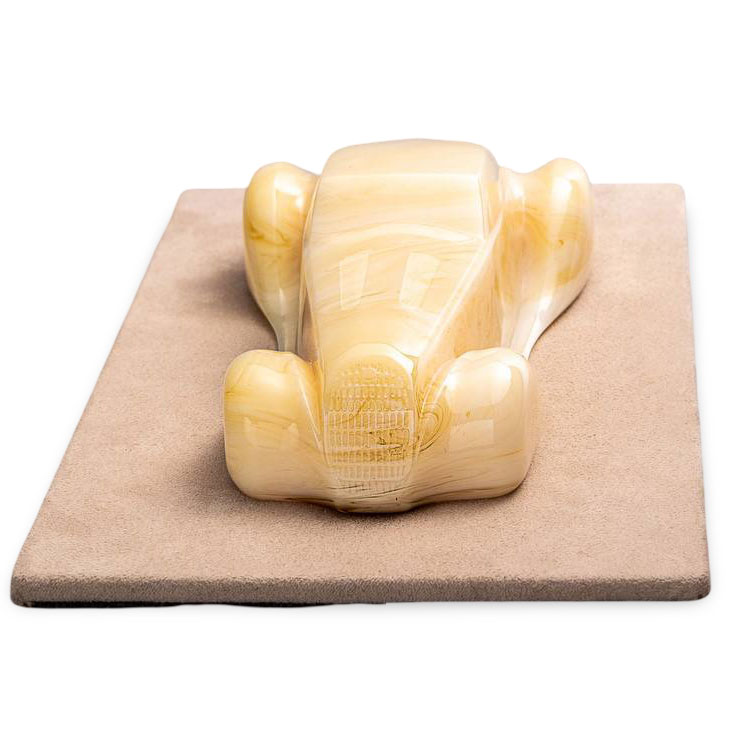 Декоративная статуэтка из светлого янтаря «Автомобиль» - артикул: 177018 | Мосподарок 